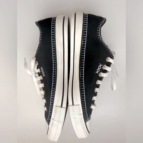 Chuck Taylor All Star Crafted Stitching Low Top - Size Womens 11.5 Men’s 9.5 - Picture 13 of 14